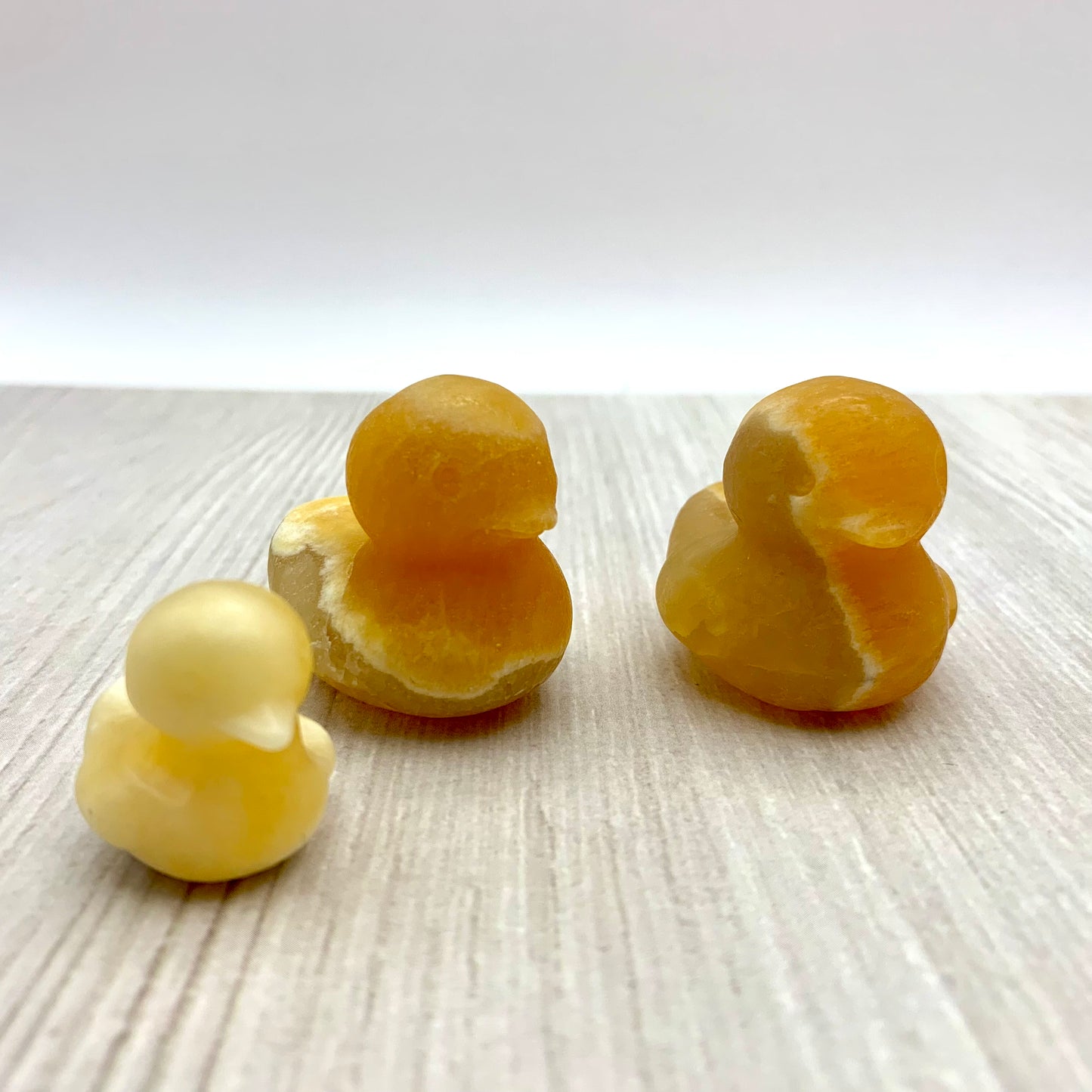 Calcite orange/jaune | Sculpture de canard en caoutchouc